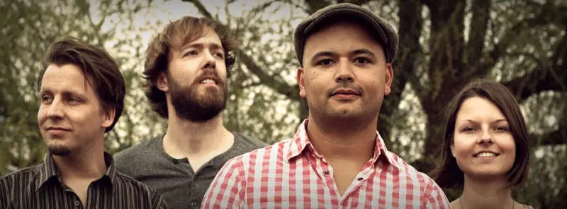 The New Habit voordelig boeken bij burolivemuziek.nl