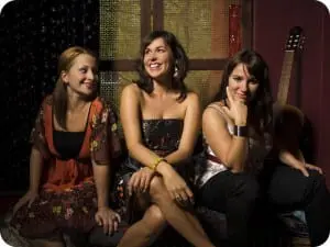 Three Acoustic boek je voordelig bij burolivemuziek.nl