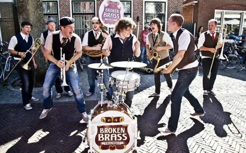 Broken Bass Ensemble voordelig boeken bij Burolivemuziek.nl