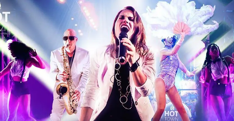 Hot Town voordelig boeken bij Burolivemuziek.nl