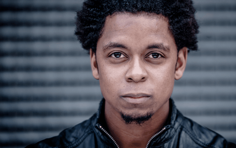 typhoon boek je voordelig bij BUROLIVEMUZIEK.NL