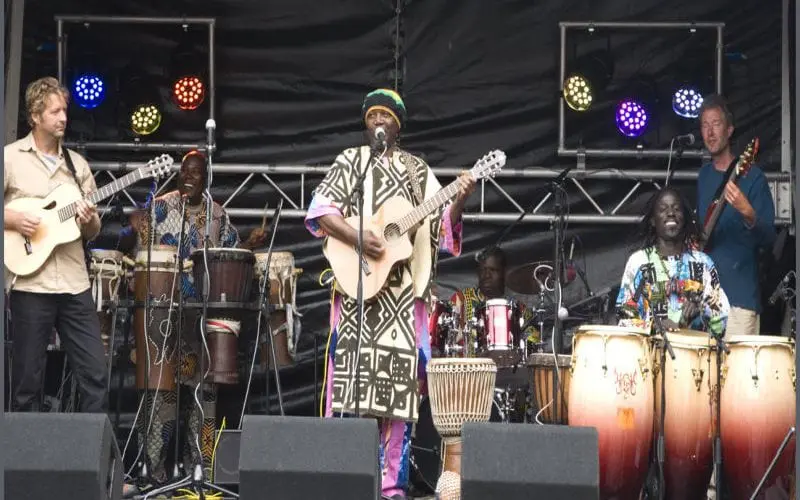 Baoema Burolivemuziek.nl