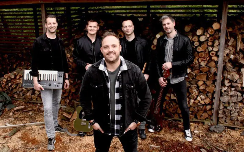 DIS Band Live boeken bij burolivemuziek.nl