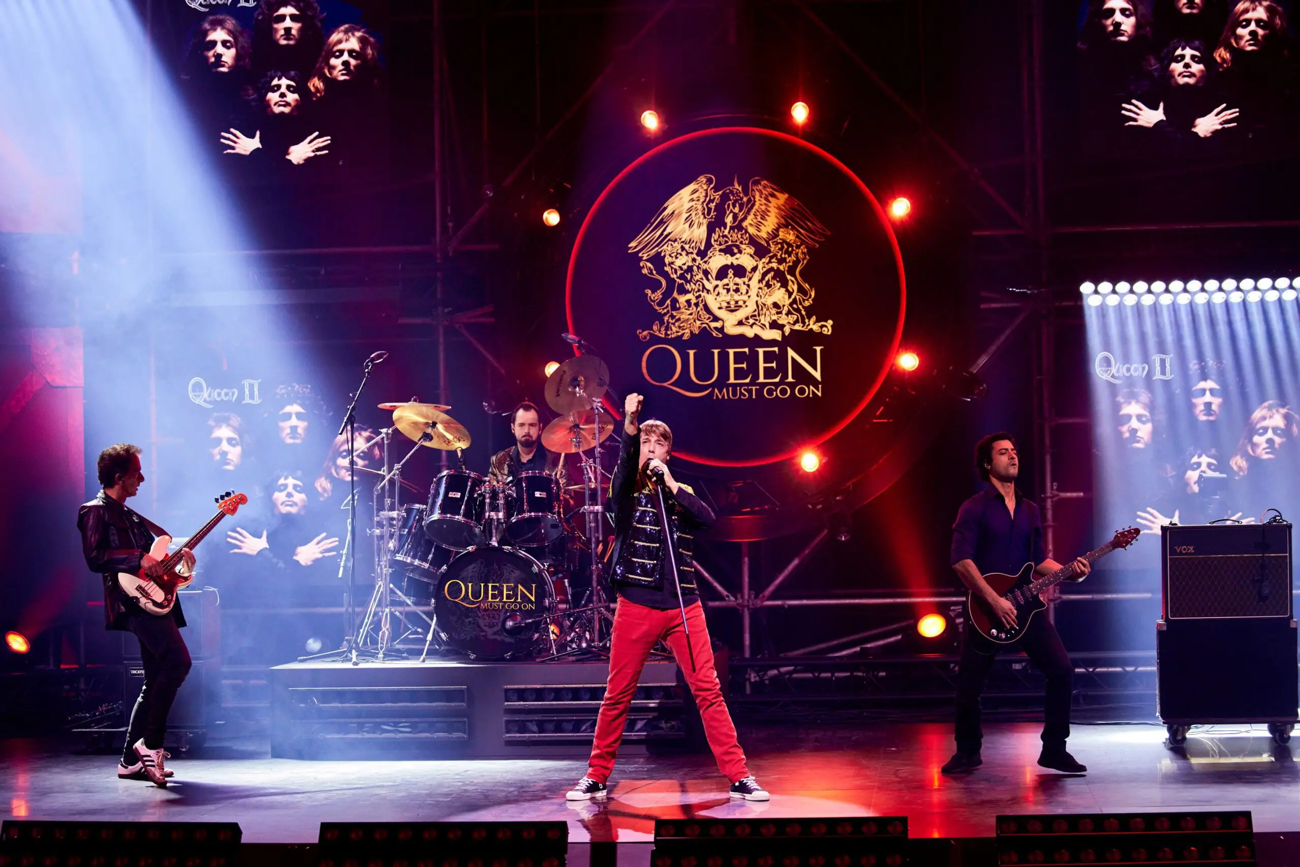 Queen Must Go On boeken