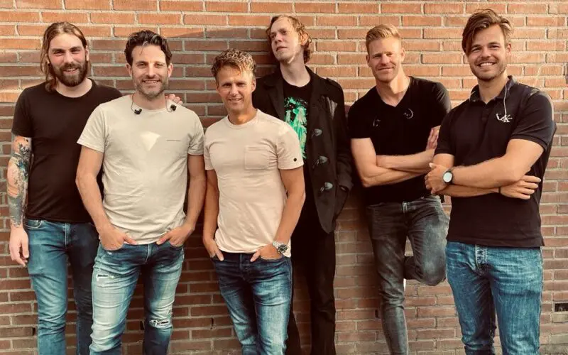 Yellow a tribute to Coldplay Boek je bij Burolivemuziek.nl