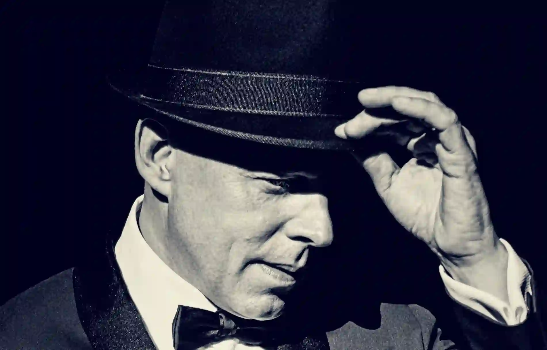 Frank in Person boek je bij Burolivemuziek.nl