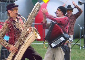 Dansman3 boek je voordeilig bij burolivemuziek.nl