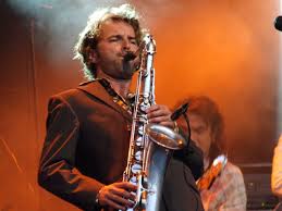 Saxotones Groove Mission boek je voordelig bij burolivemuziek.nl