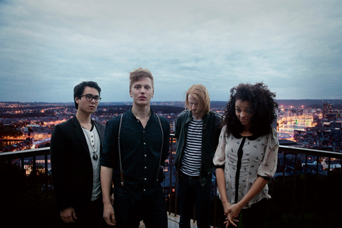 a polaroid view voordelig boeken bij burolivemuziek.nl