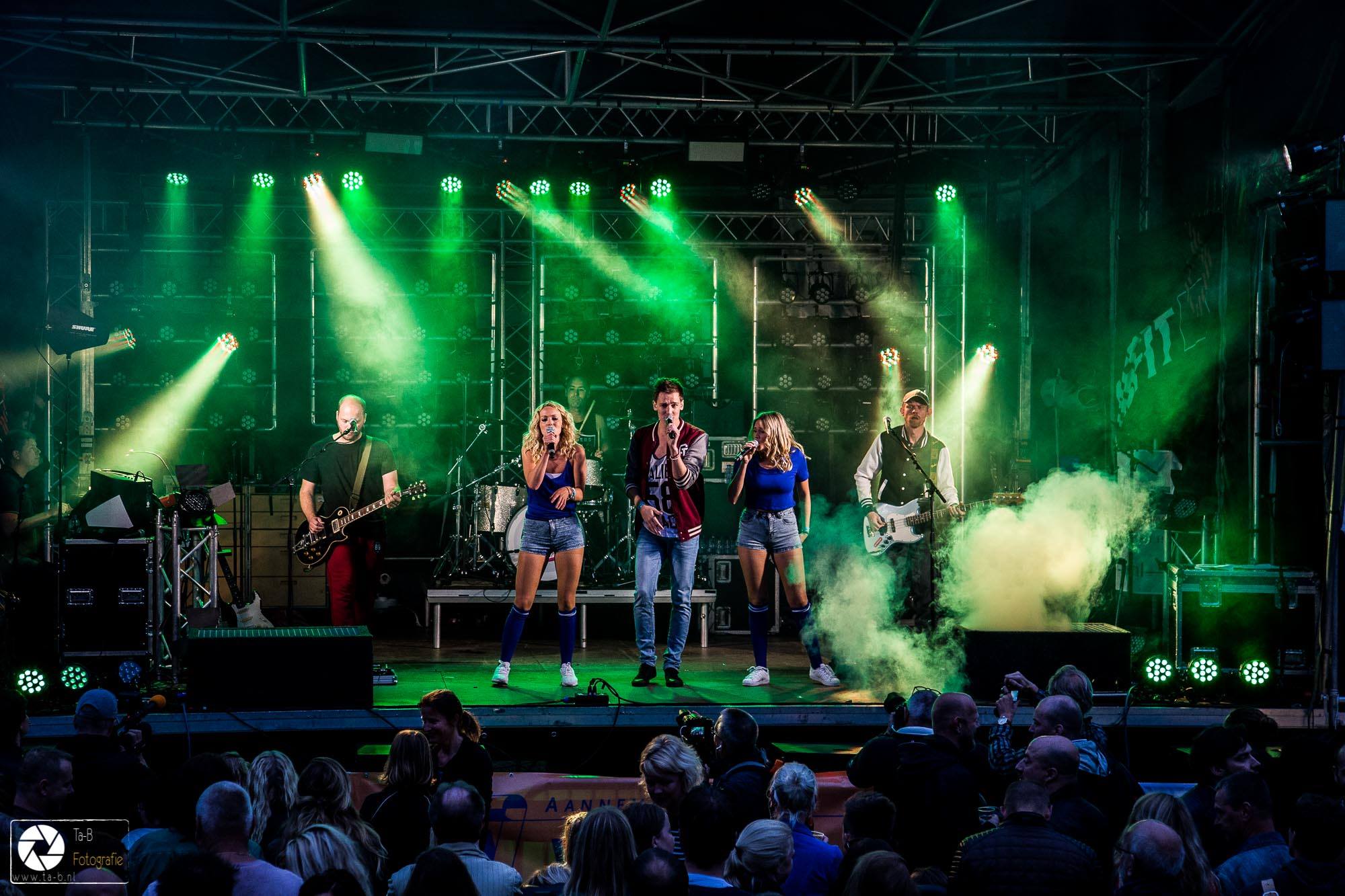 Party Party Band boeken