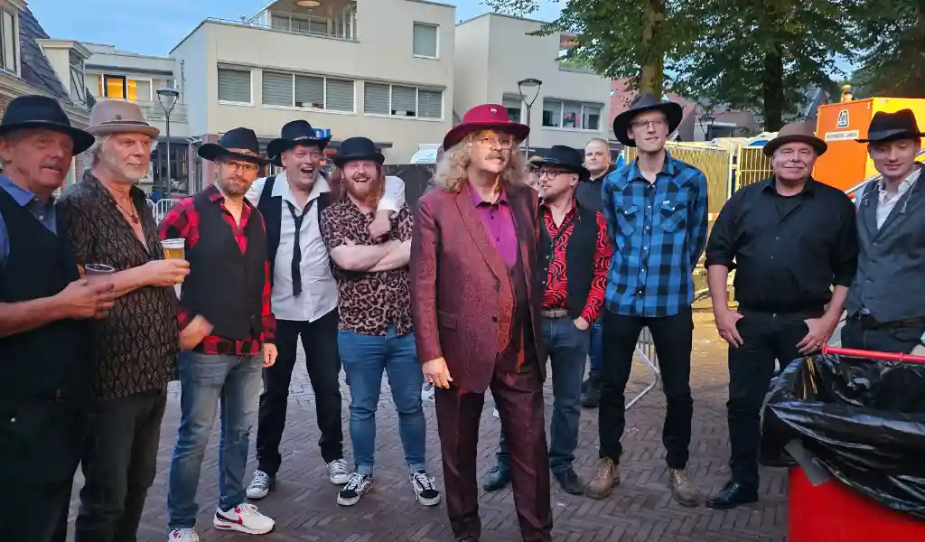 Oerend Hard (Normaal Tribute) boeken