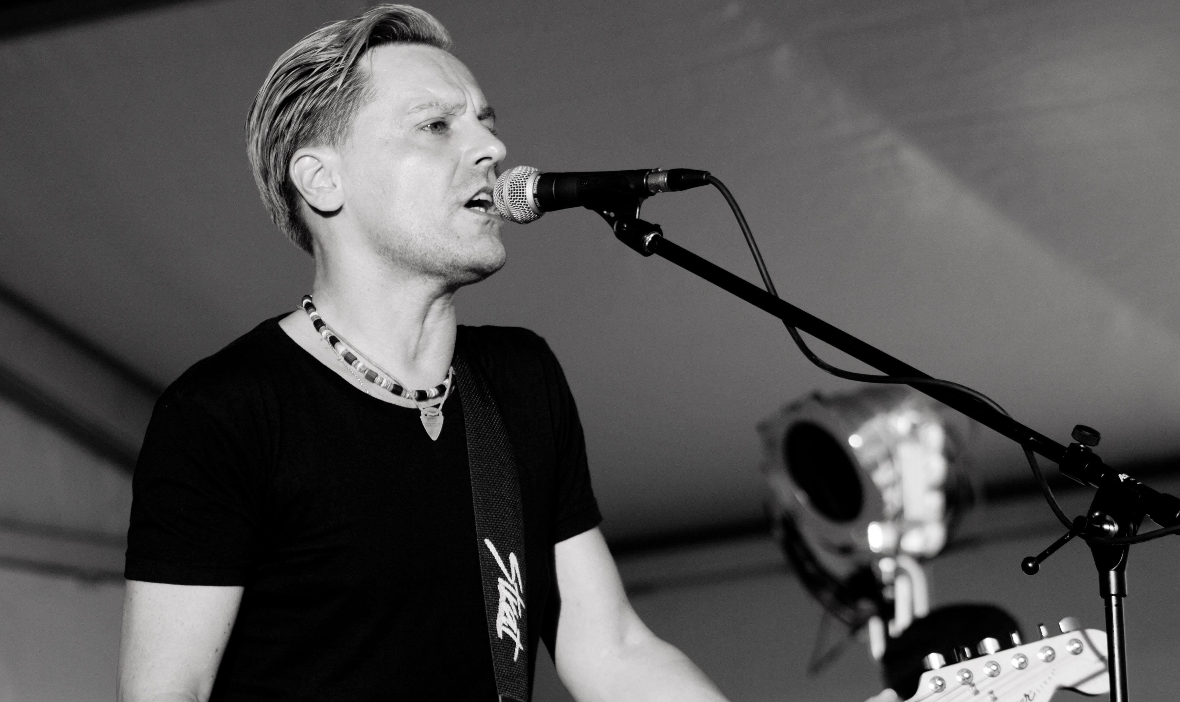 Room Service (Bryan Adams tribute) boeken