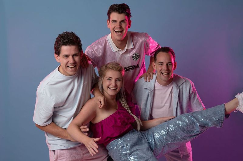 Bar Gezellig Live boek je bij Burolivemuziek.nl