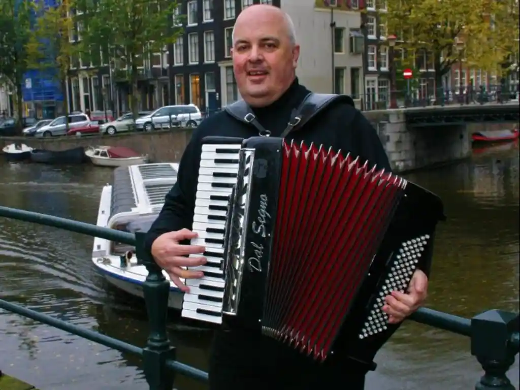 Accordeonist Rene Trok boeken bij Burolivemuziek.nl