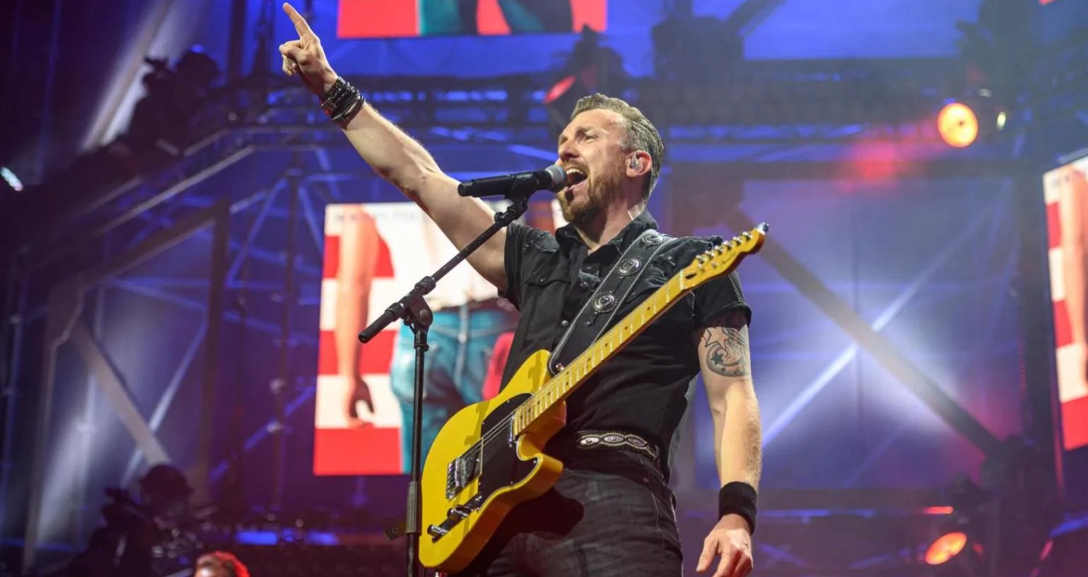 Brucified boek je bij Burolivemuziek.nl